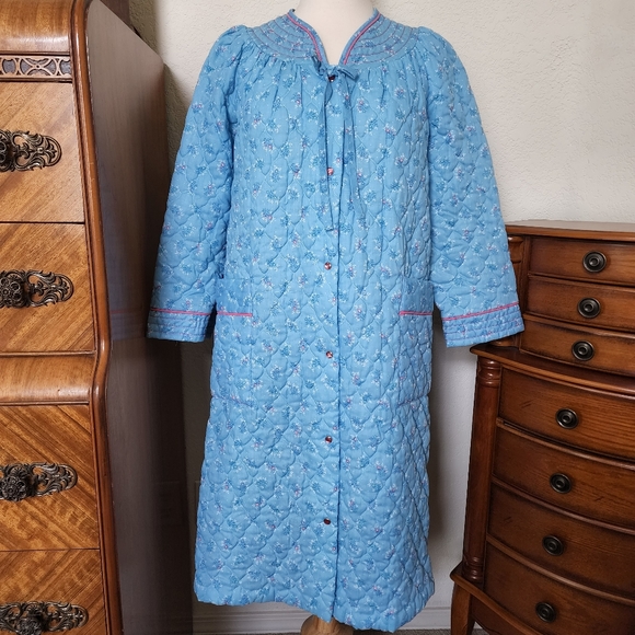 Vintage Blue Floral Quilted Robe